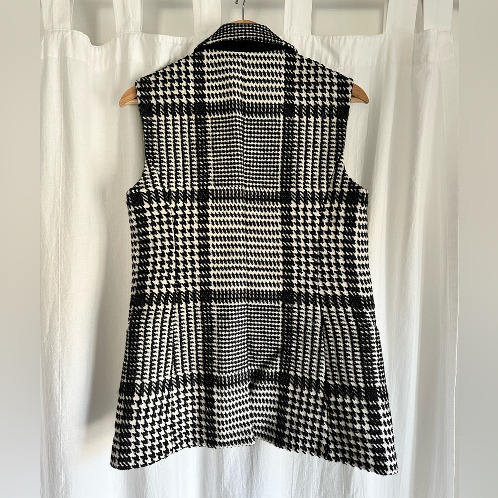 Houndstooth Print Vest - Picture 3 of 9